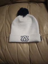 Nike On Field Auburn Tigers Football Team Issued Pom Pom Peak Beanie Hat