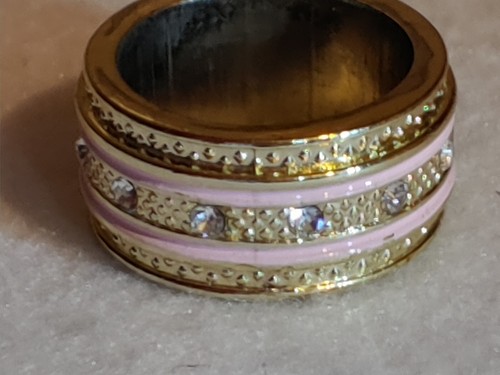 ONE DIRECTION Ring - Gold Tone w/ Pink Enamel & Rhinestones - Size 7.25 - Picture 6 of 8