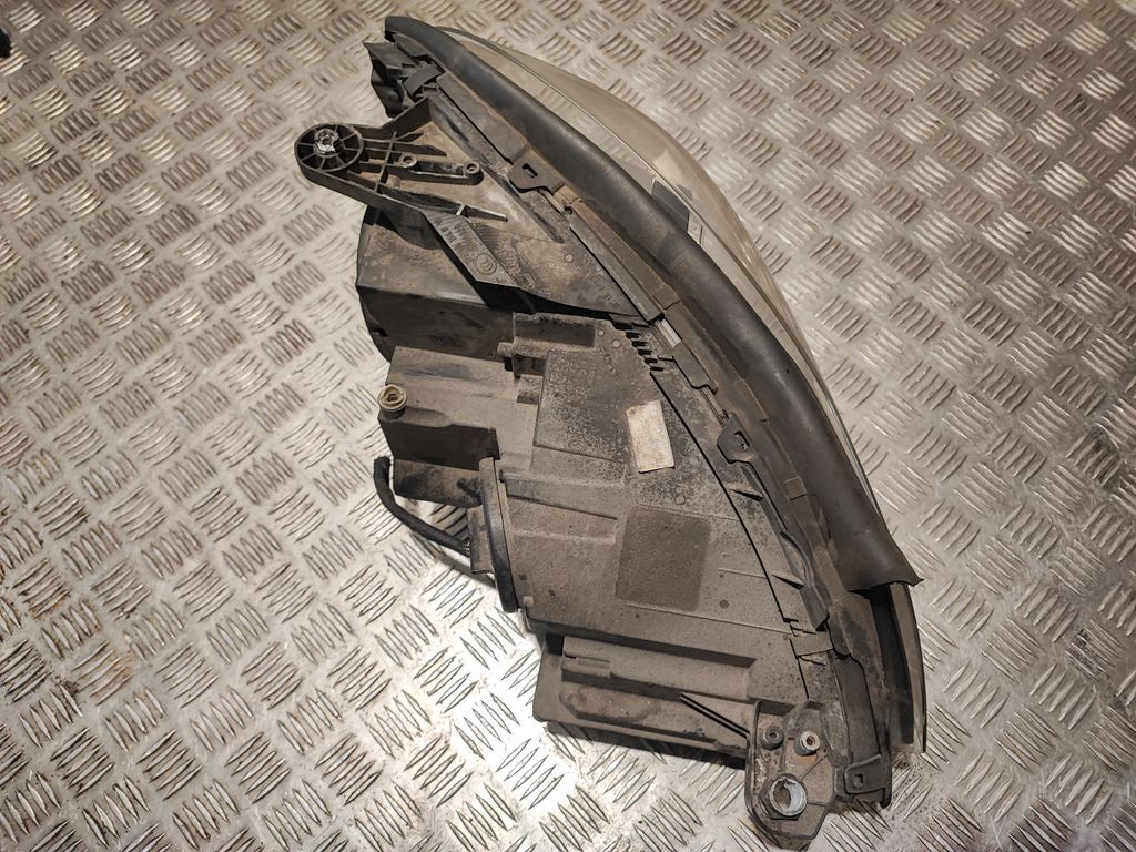Mercedes-Benz C W204 2011 headlight headlamp A2048205759 AAI16925