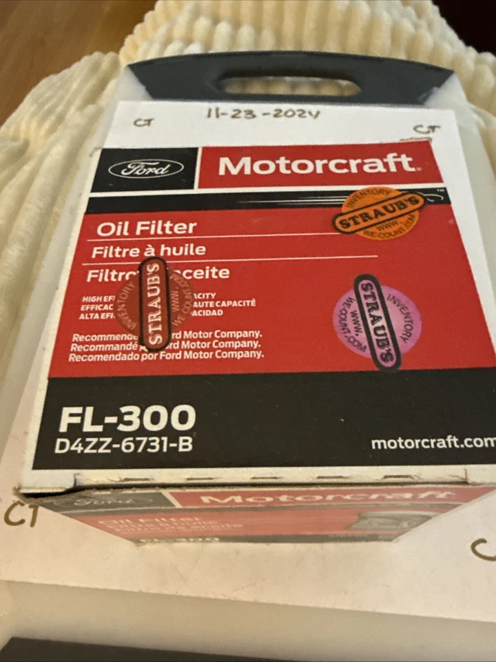 Filtro de aceite de motor giratorio Motorcraft DENTED FL-300 Foto 3 de 3