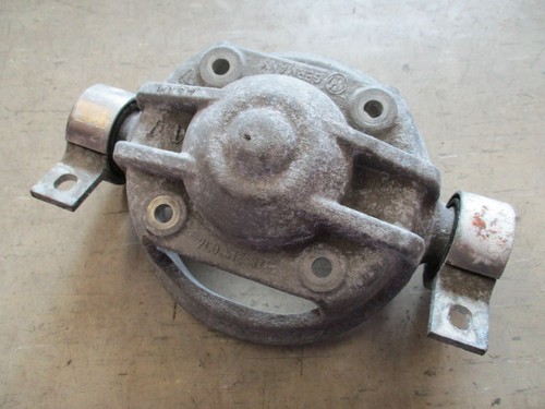 Lagerbock hinten links / rechts VW Touareg Aufnahme Stoßdämpfer HL HR 7L0512345