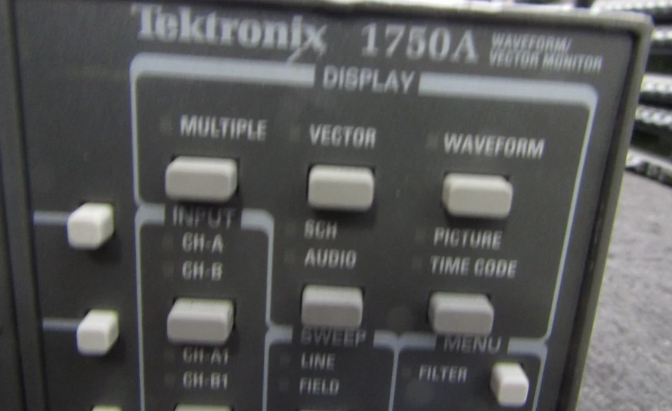 Tektronix 1750A Waveform Monitor Vectorscope - Image 4 of 4
