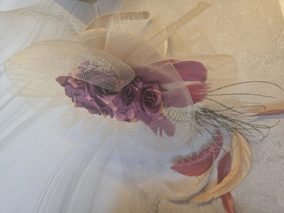 Facinator Vintage Dorado con Diadema Flores Borgoña, Borgoña y Plumas Doradas Nuevo Foto 3 de 4