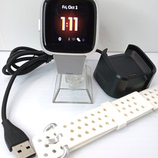 Fitbit Versa Lite FB415 Smart Watch - Silver W/ Grey Band . Tested