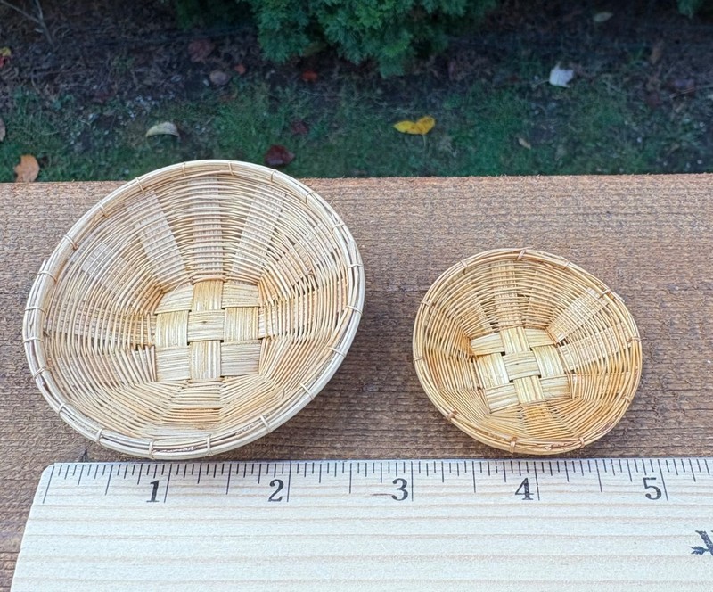 Dollhouse Miniature Basket  Natural Fiber, Handmade. Set of 2