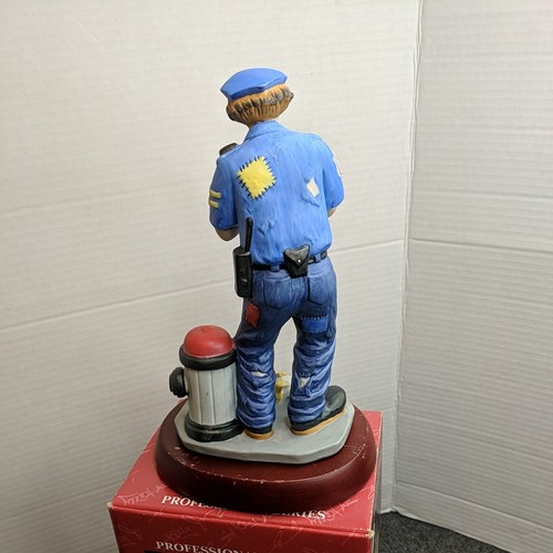 1995 VINTAGE PROFESSIONAL SERIES "POLICEMAN" #9607 - Picture 5 of 8