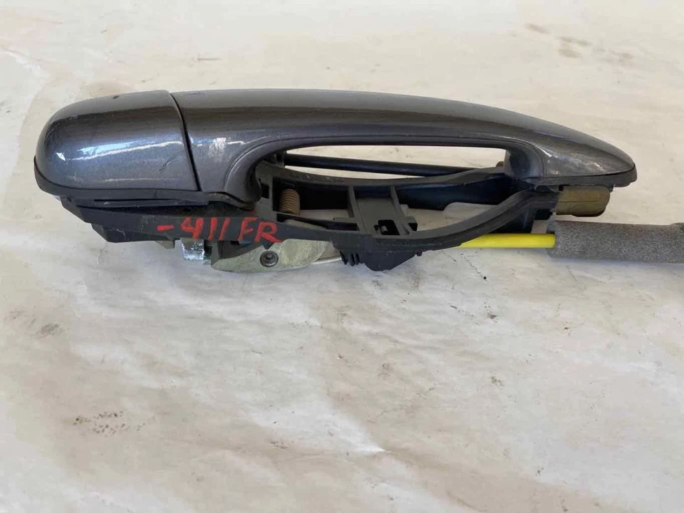 2001 - 2006 宝马 330I 轿车前门把手右乘客侧 — 第 4/4 张图片