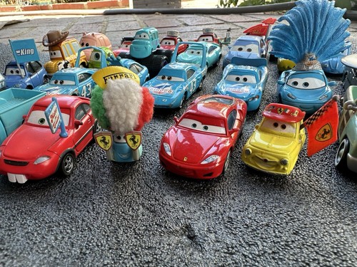 Disney Pixar Cars - Loose lot Of 31 - Buck Tooth Vendor, Ferrari And Fans! - Picture 3 of 13