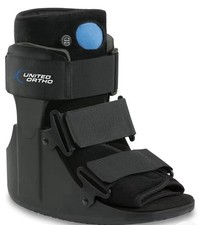 United Ortho Short Air Cam Walker Fracture Boot, Medium