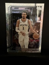 2025-26 Topps - Victor Wembanyama #195 Holofoil San Antonio Spurs  🔥🔥