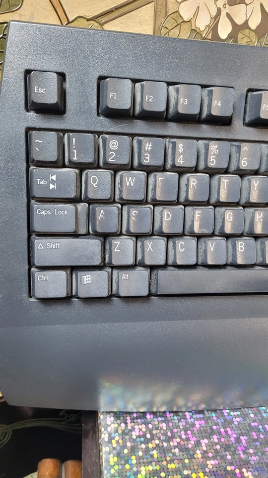 Toshiba J9643- 2 Vintage Black PS/2 Keyboard E06150US002-C Tested And Works Nice - Image 4 of 4