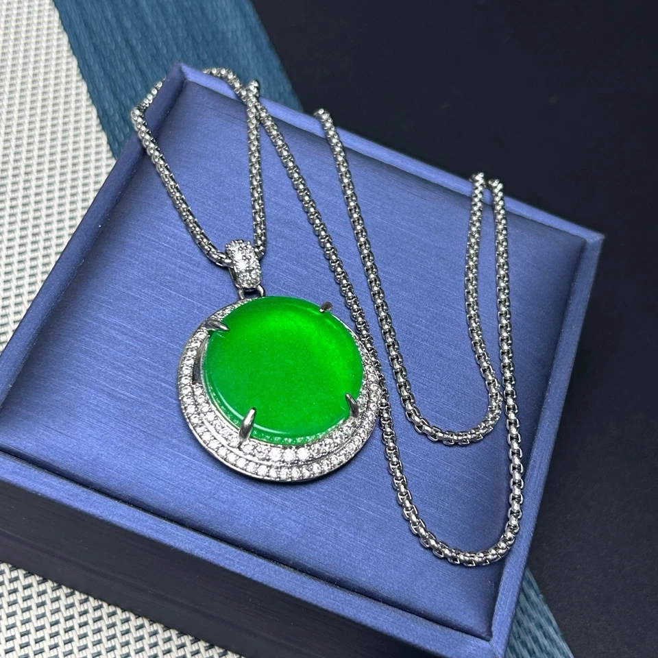 Colgante y collar tallado en jadeíta verde hielo perfecto natural real Foto 2 de 4