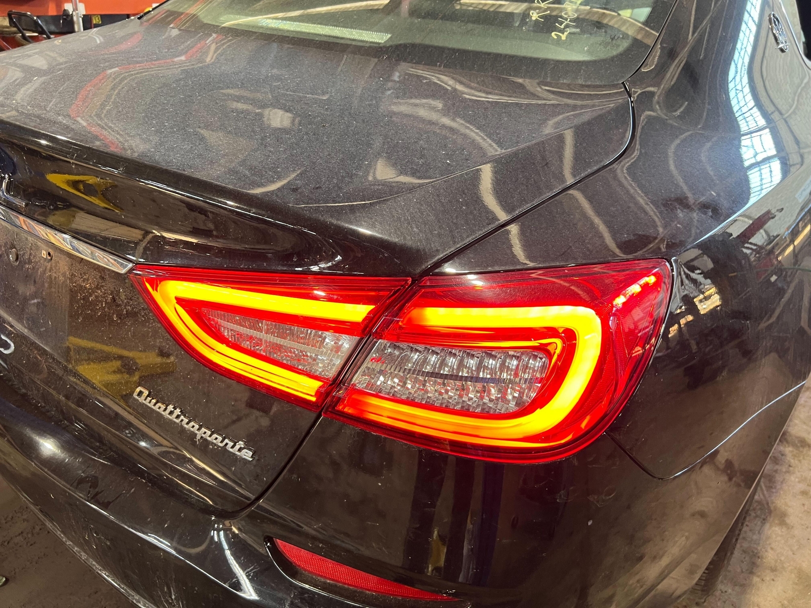 Rear Right Inner Trunk Lid Tail Light Lamp 670009228 Maserati Quattroporte M156