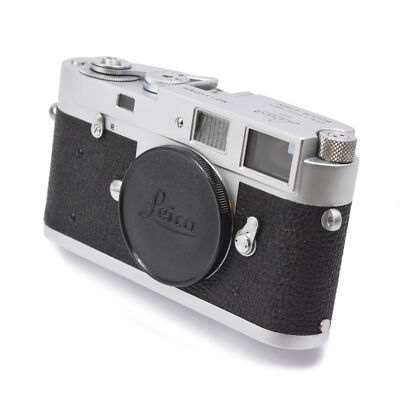 Mint- Leica M2 35mm Rangefinder Film Camera Silver Body w/Original
