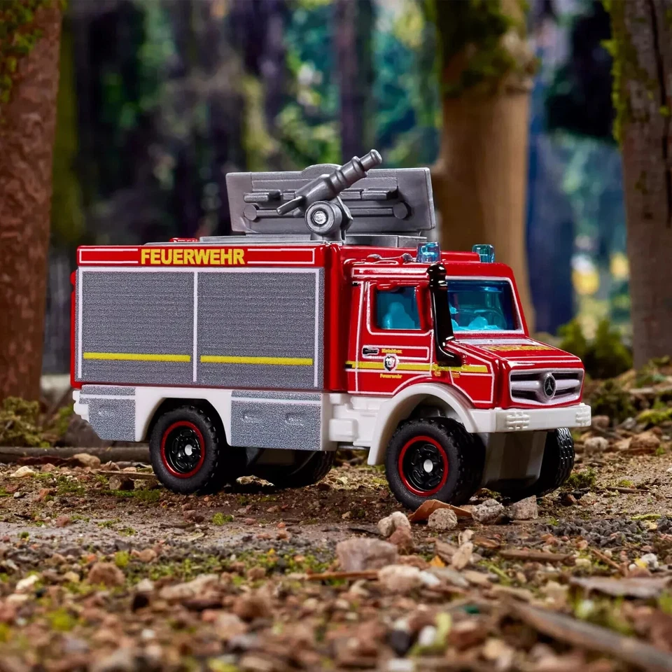 Matchbox Collectors UNIMOG FIRE TRuCK ~ Mercedes-Benz ~ Sealed, NIB - Image 2 of 2