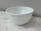 Pyrex 402 Milk Glass Ovenware Vintage  Mixing Nesting Bowl 1½ Quart USA White