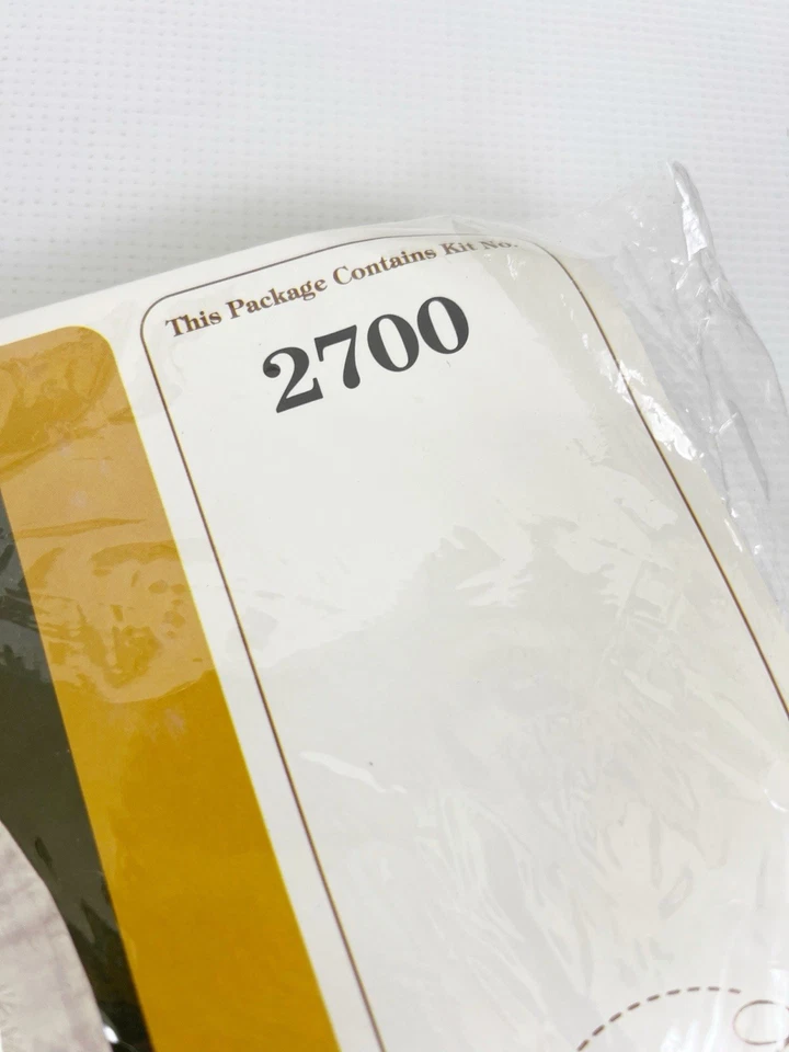 Vtg 1984 Creative Circle 2700 Old Fashioned Christmas Embroidery Kit Tree Skirt - Image 3 of 4