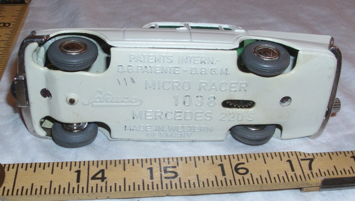 Schuco Mercedes 220S マイクロレーサー SCHUCO MERCEDES BENZ 220S MICRO RACER 1038 CAR WIND UP TOY