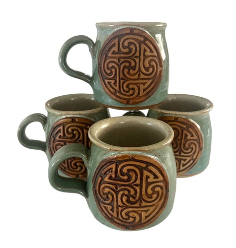 Set Of 4 Handcrafted Studio Art Pottery Mugs Celtic Design Green 10 oz - 第 1/7 張圖片