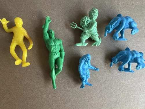 6 VTG Plastic Figures: 1988 DC AQUAMAN , 4 Hing Fat Monsters- 90's, Mummy 19?
