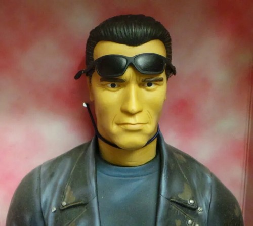 TERMINATOR 2 : 1/4 SCALE T-800 TERMINATOR BOXED ACTION FIGURE - Picture 11 of 21