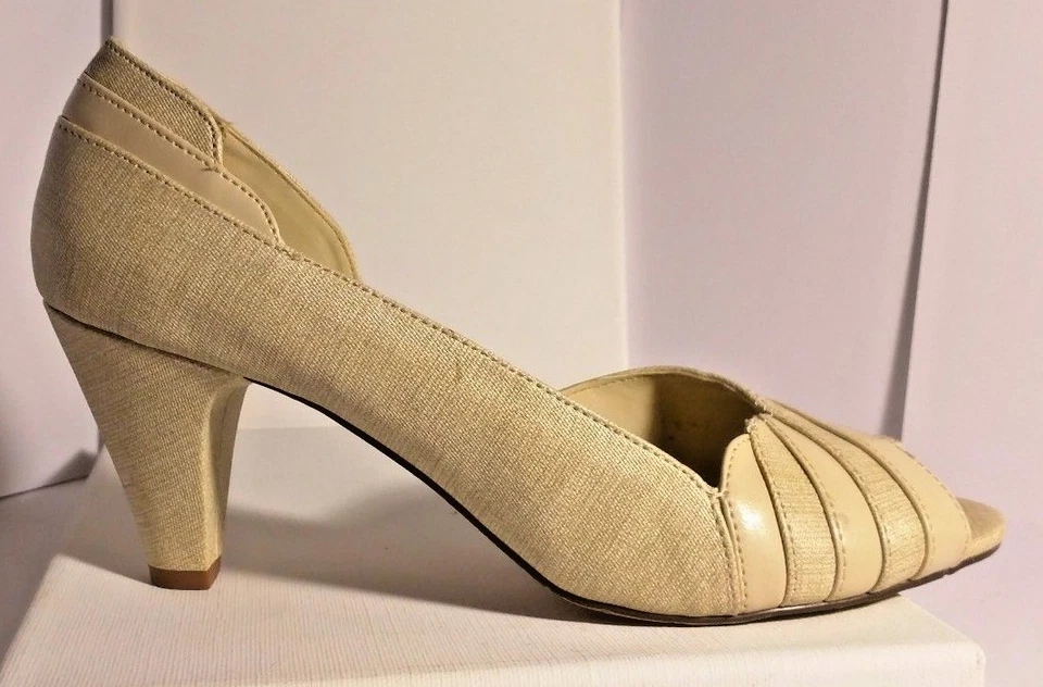 Zapato cómodo East Street para mujer marfil crema tacón alto con punta abierta talla 7,5 Foto 4 de 4