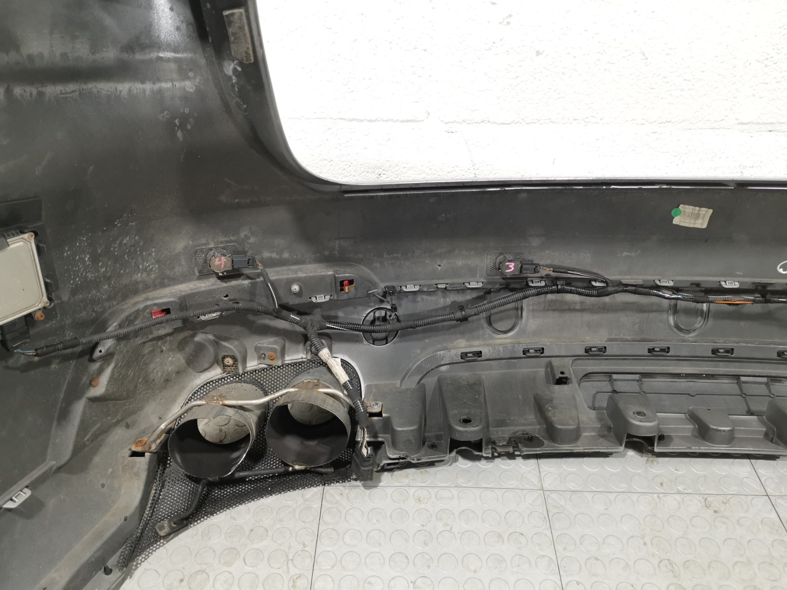 Maserati Levante 3.0 L AWD 2017 Rear Complete Full Bumper Cover Silver Color OEM