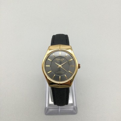 オバ OMAX Womens Watch 26mm Gray Dial Gold Tone Black Leather SGL016