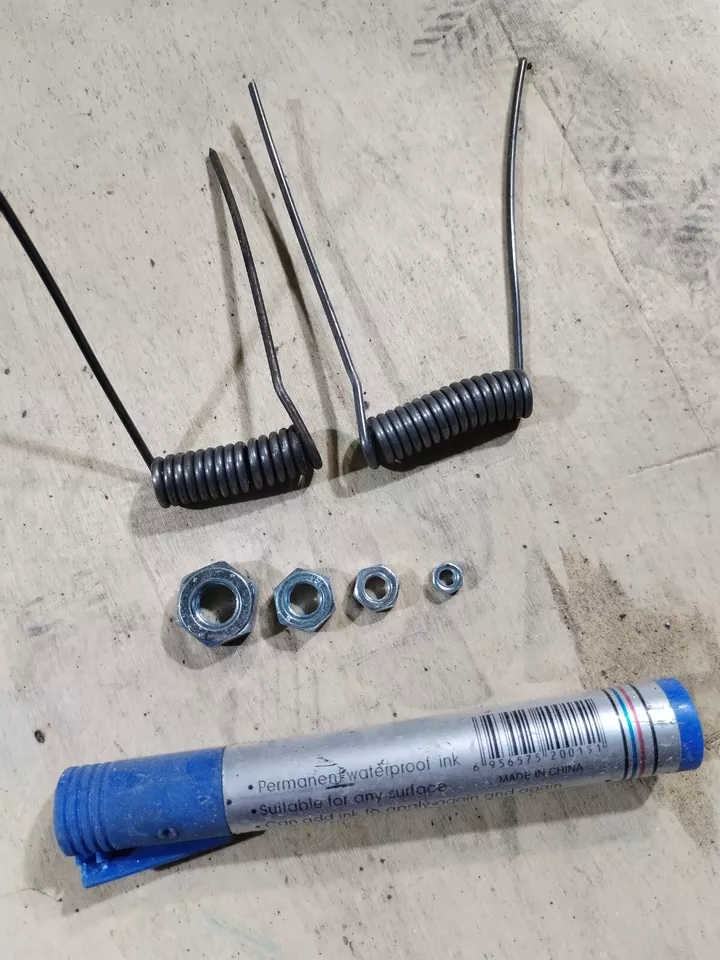 Spring trap, handmade, pair right and left - Image 4 of 4