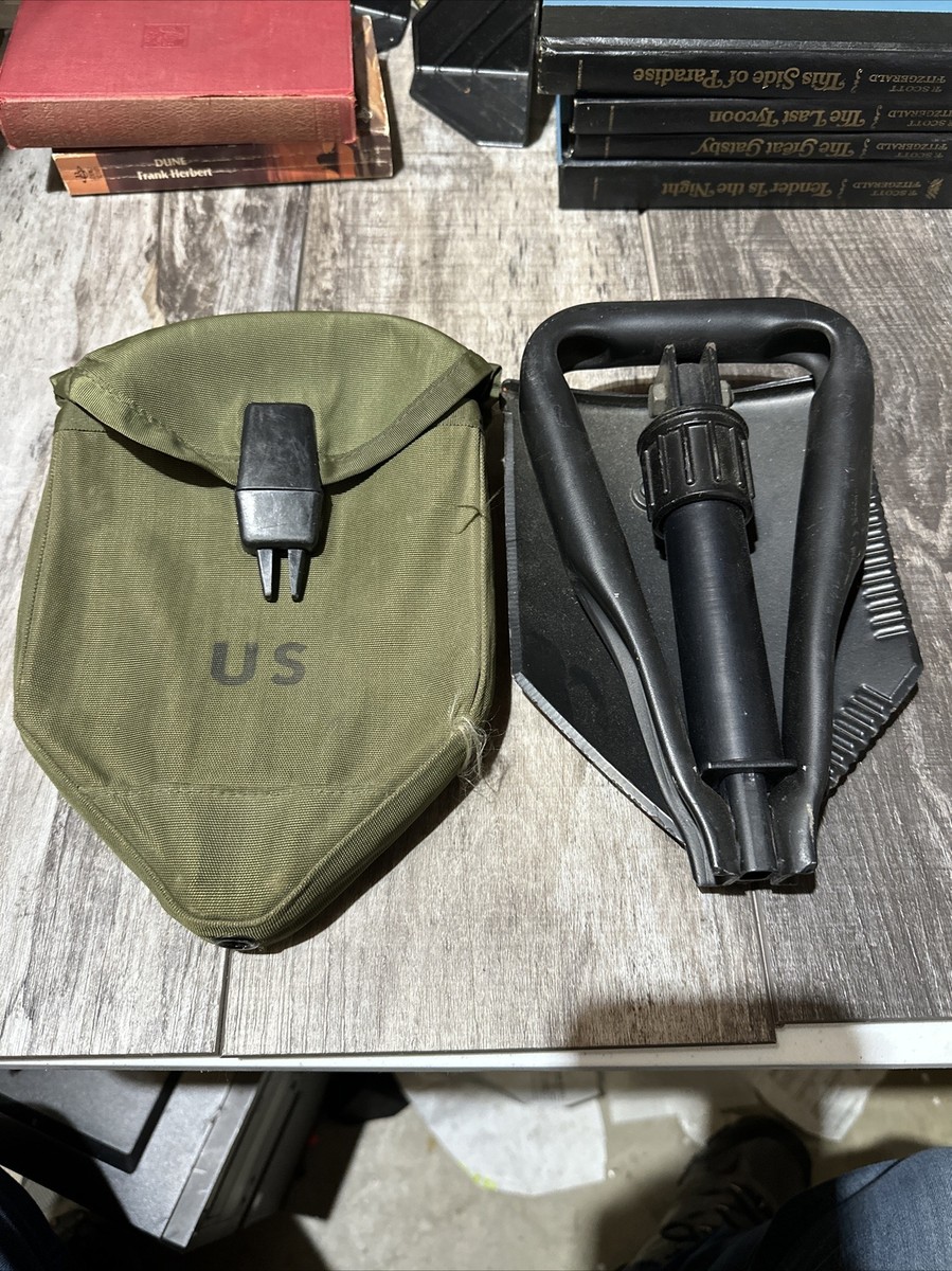 Vintage USGI OD Vietnam Tri-Fold Shovel and Nylon Carrier Cover