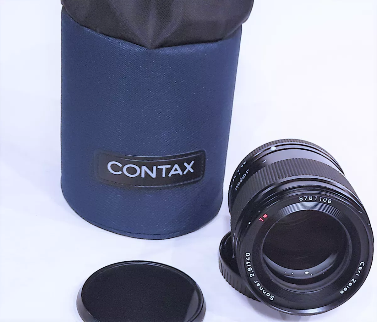Contax 645 Carl Zeiss 140mm/F2.8 Sonnar Lens with caps and pouch