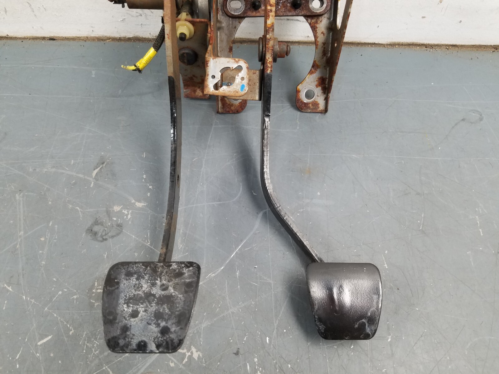 2005 Dodge Neon SRT 4 SRT4 Brake / Clutch Pedal Assembly 8790 Q1 eBay