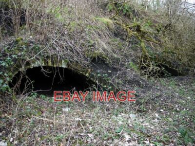 FOTORESTE VON GEWÖLBEÖFEN IN DER NÄHE VON MASSEYS SCHMIEDE DIE ÖFEN SIND AUS FEUER GEBAUT - B
