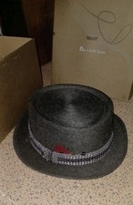 Vintage Newport Merino Felt Hat Size 7 1/4 Gray/Black W/ Lions Store Box NICE