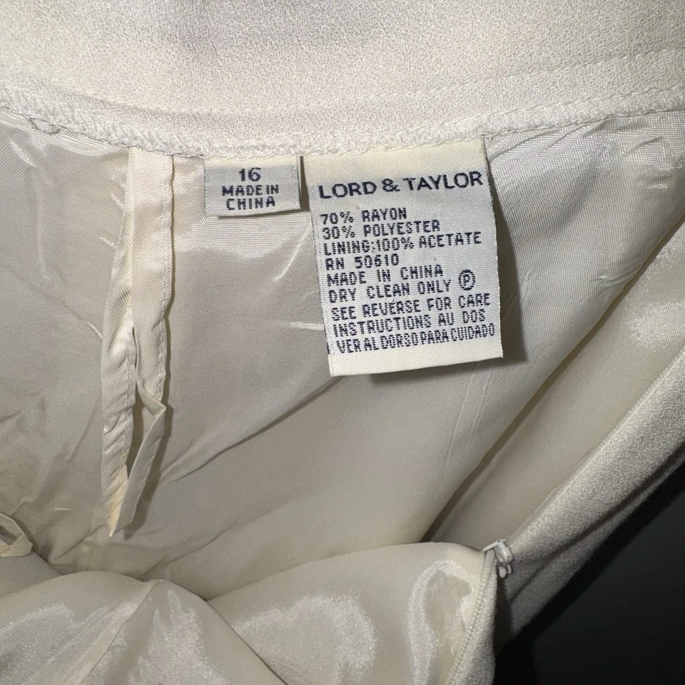 Lord & Taylor Pants Women Ivory Rayon Blend Sz 16 Short or Cropped Lined Luxury - Image 4 of 4