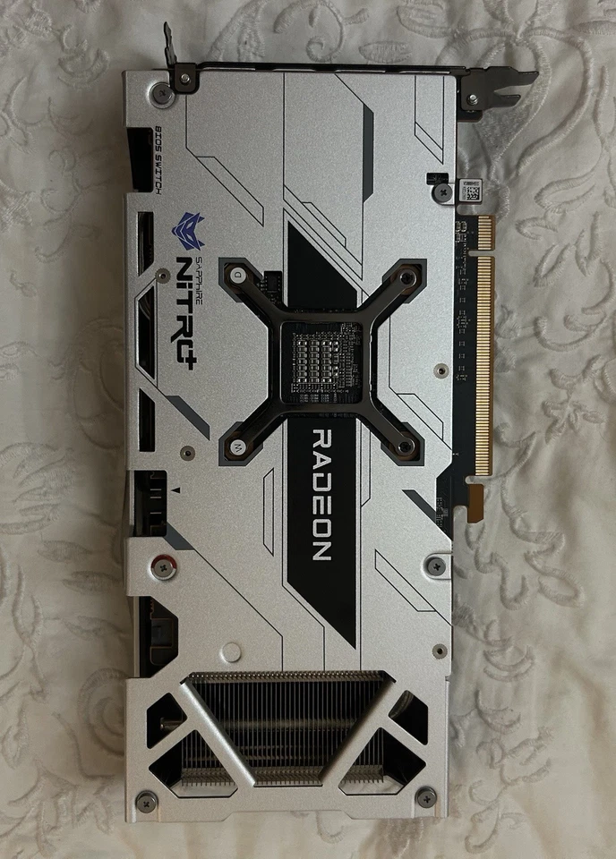 SAPPHIRE Nitro+ Radeon RX 6600 XT 8GB GDDR6 GPU Gaming - PCIe 4.0 - Immagine 4 di 4