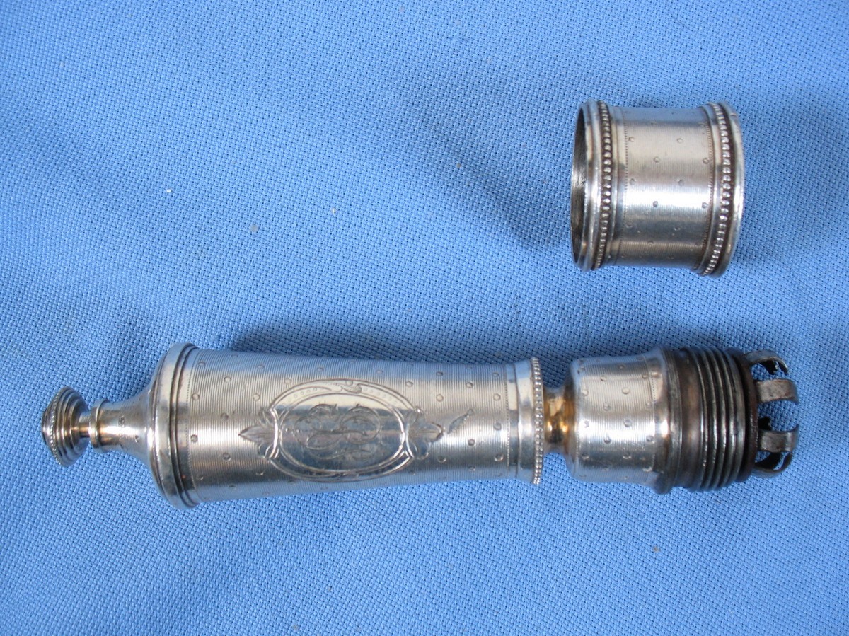 Pince à Gigot - métal argenté - griffe de Lion