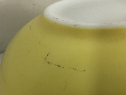 Vintage PYREX PRIMARY COLOR YELLOW Mixing Nesting BOWL #404 A-28 - Picture 7 of 7