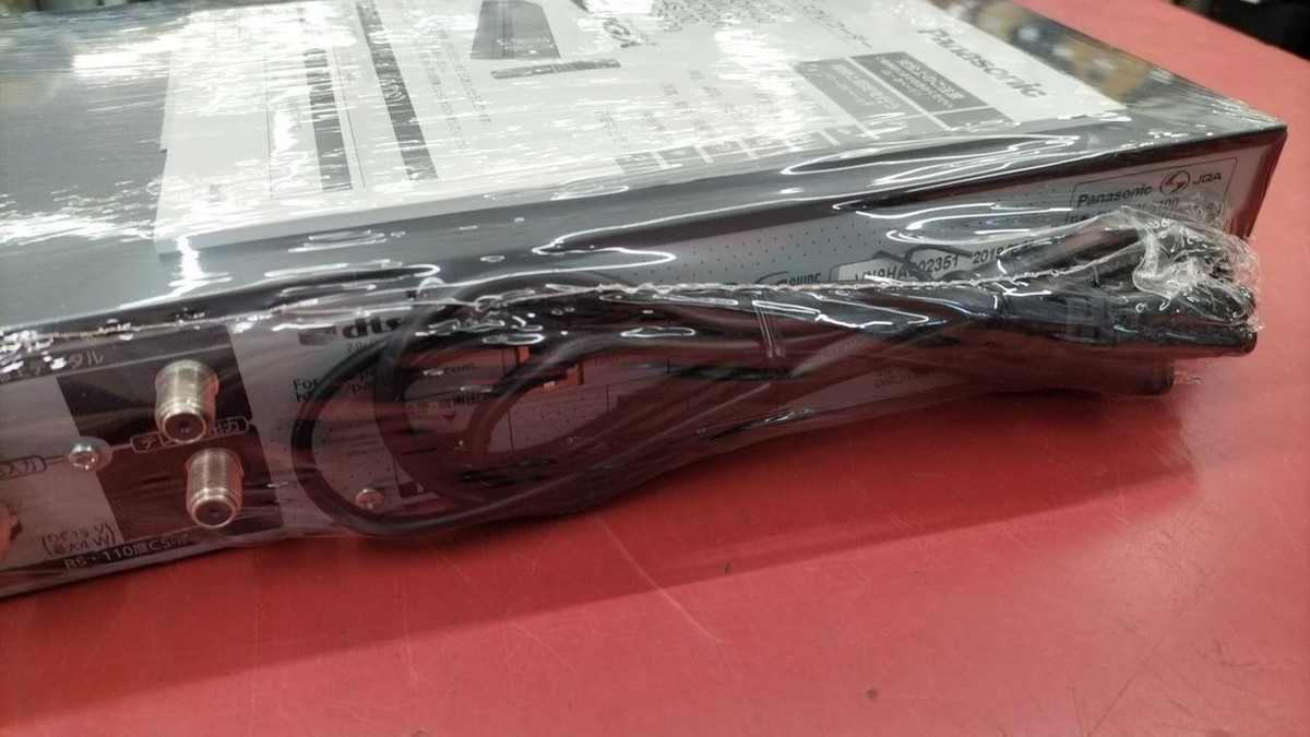 Panasonic DMR-4CS100 Blu-ray Recorder 1TB Good Condition Panasonic DMR-4CS100 Blu-ray Recorder 1TB Good Condition