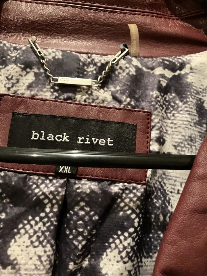 Chaqueta de moto negra Remache Atmosphere de cuero sintético borgoña Foto 2 de 4