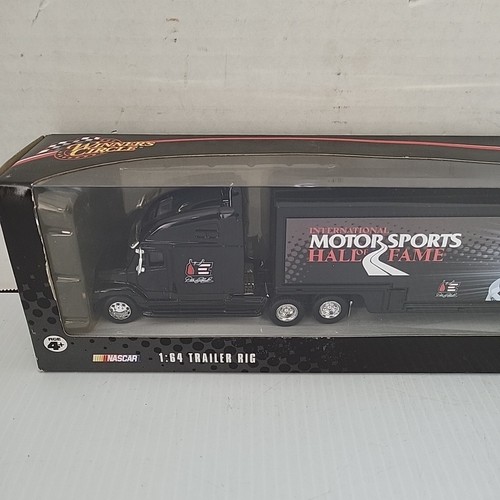 Winner’s Circle 1/64 Motor Sports Hall Of Fame Tribute Hauler Dale Earnhardt - Picture 3 of 5
