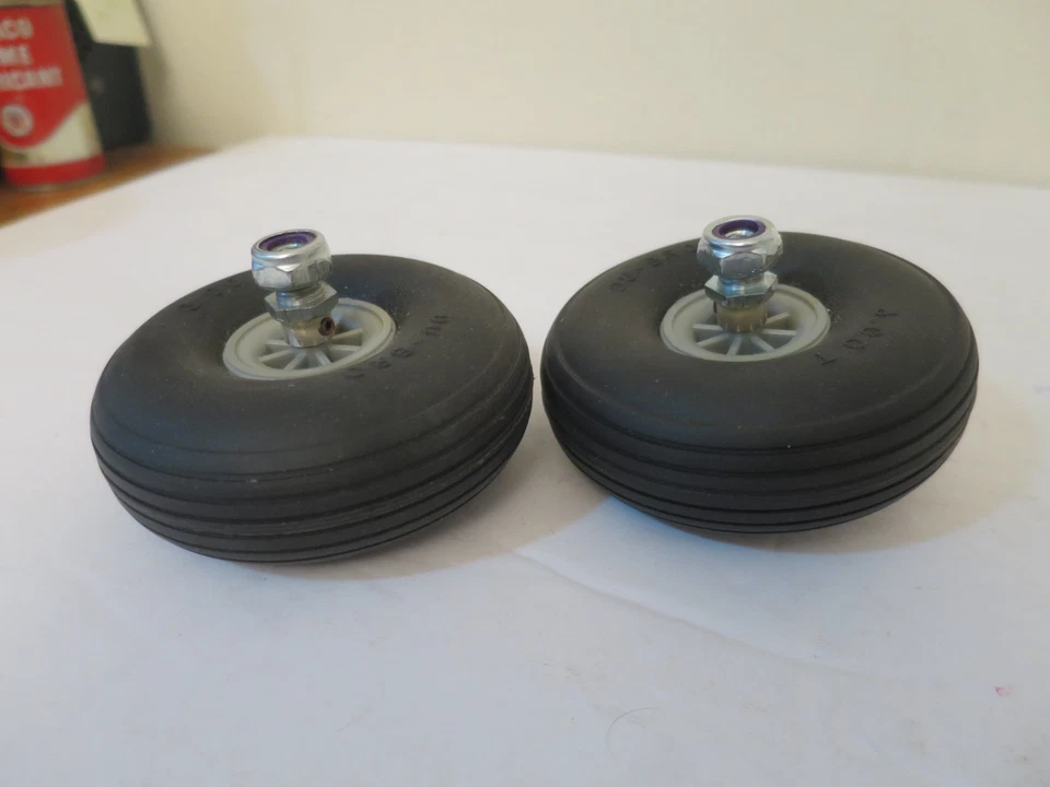 Vintage Pair Du-Bro 3.75 Treaded Rubber Wheel 5/32 Dura Collars & Shaft w Nut - Image 2 of 4