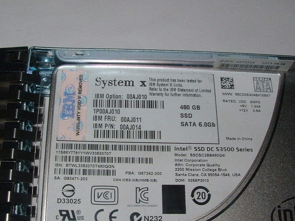 00AJ011/00AJ010 IBM 480GB SATA SSD MLC 2.5 HS HDD w tray 00AJ014 - Image 2 of 3