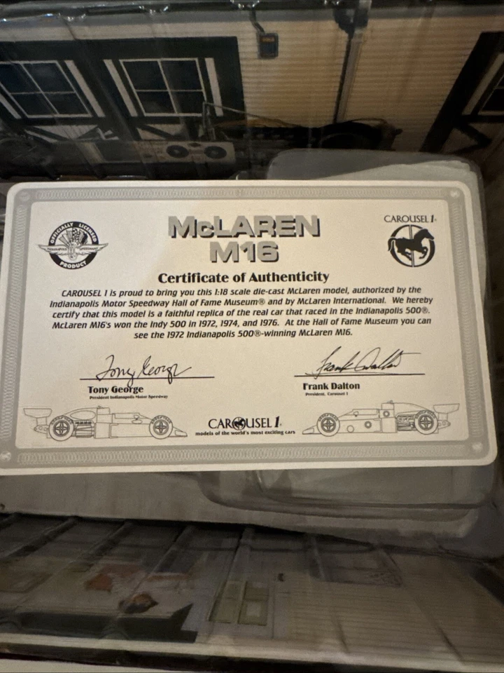 Raro Carrusel Johnny Rutherford #2 1975 McLaren M16 1:18 Foto 3 de 3