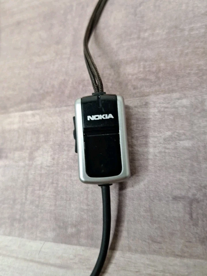 Vintage Nokia HS-23 In Ear Stereo Headset Hands-Free Silver Black  - Image 3 of 4