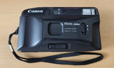 Canon Prima Junior analoge 35-mm-Kleinbildkamera, Blitz, autom. Aufzug