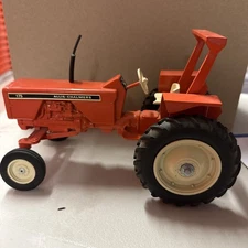 1993 Allis Chalmers 175 1/16 Scale Die Cast Tractor