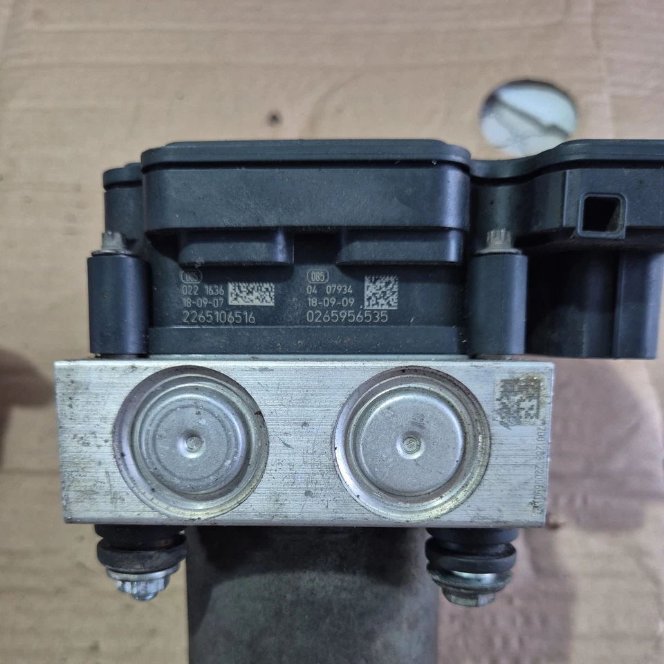 Renault Master MK3 (2010-2019) 2.3 DCI  ABS Pump + ECU 476604029R/476602361R - Image 4 of 4