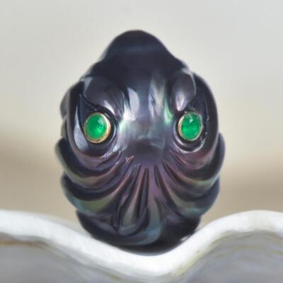 Octopus Geschnitzter Schwarz Tahitische Perle & Smaragd Edelstein Eyes Ungebohrt