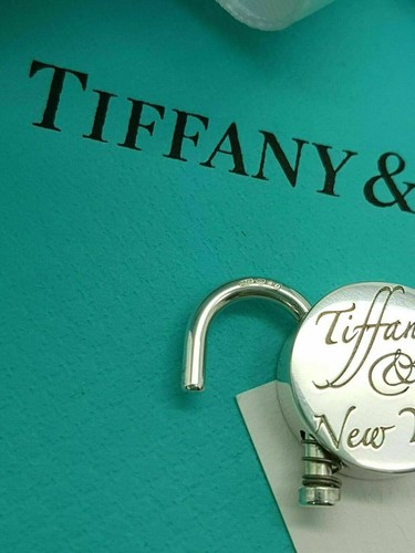 Tiffany & Co. Very Rare Silver Note Notes Round Lock Padlock Pendant Charm - Picture 9 of 12
